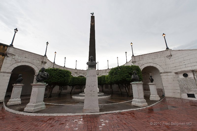 20101201_182330 D3.jpg - Plaza de Francia